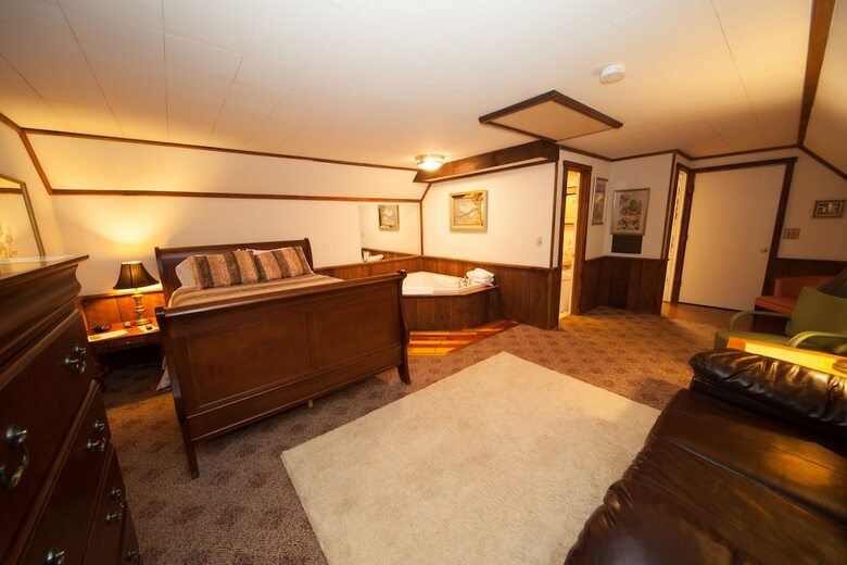 Motel Log Cabin Lodge & Suites