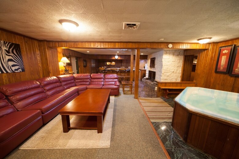 Motel Log Cabin Lodge & Suites