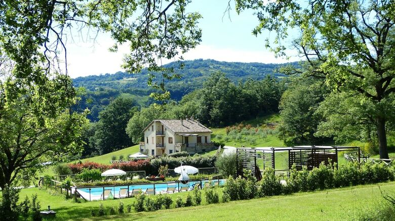 Agroturismo Cerqua Rosara Residence