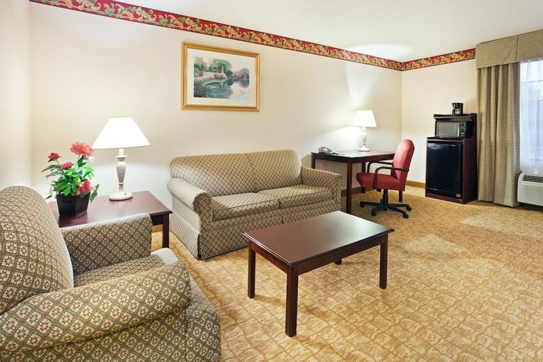 Hotel Holiday Inn Exp Winston Salem