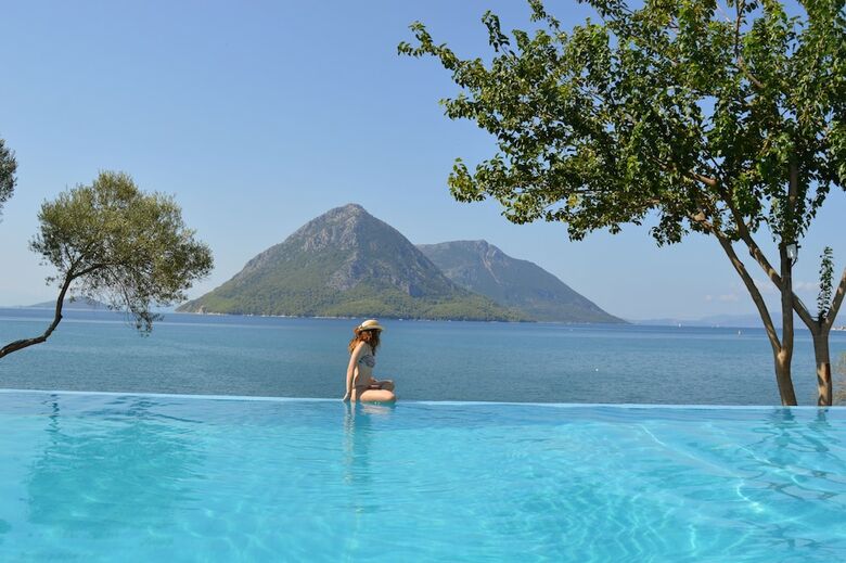 Aparthotel Thesmos Village