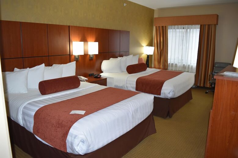 Hotel Best Western Plus Finger Lakes Inn & Suites