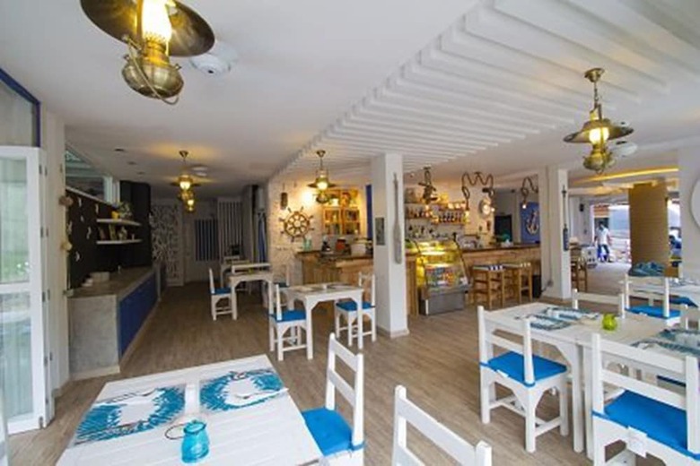The Blue Pearl Kata Hotel