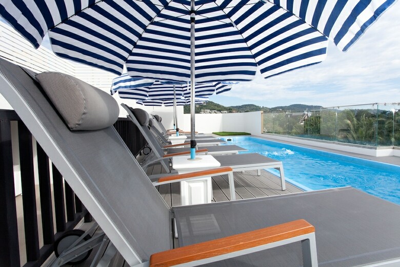 The Blue Pearl Kata Hotel