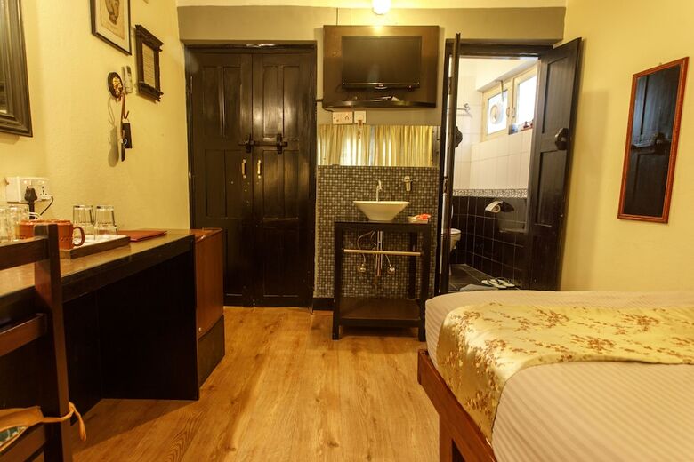 Hotel Ambassador Garden Home