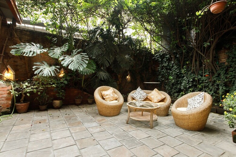 Hotel Ambassador Garden Home