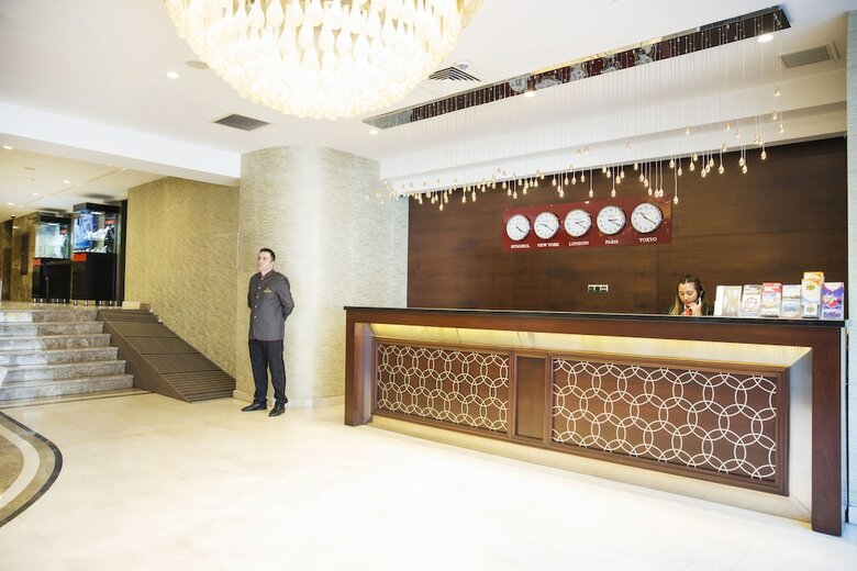 Grand Aras Hotel & Suites