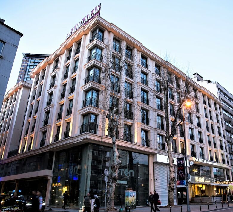 Grand Aras Hotel & Suites