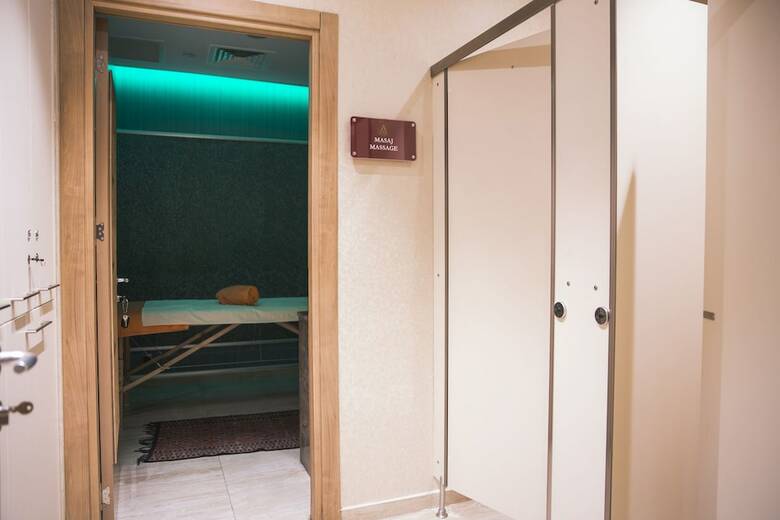 Grand Aras Hotel & Suites