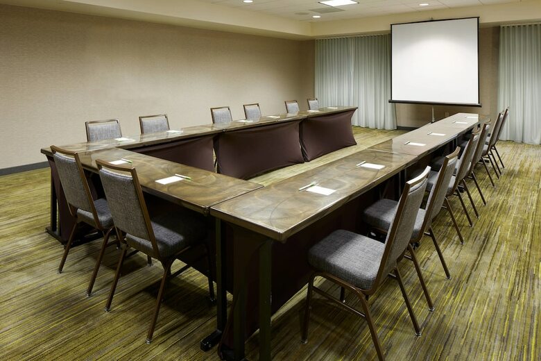 Hotel Courtyard By Marriott Edison Woodbridge