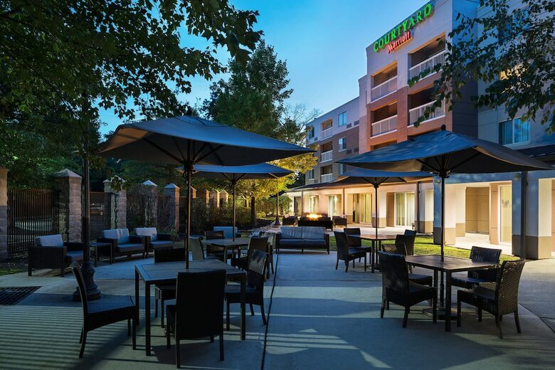 Hotel Courtyard By Marriott Edison Woodbridge