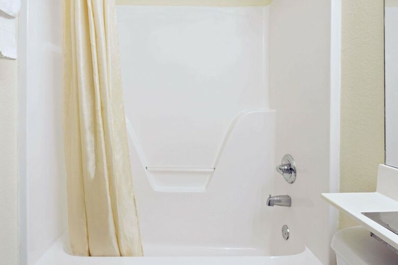 Hotel Microtel Inn & Suites By Wyndham Brandon