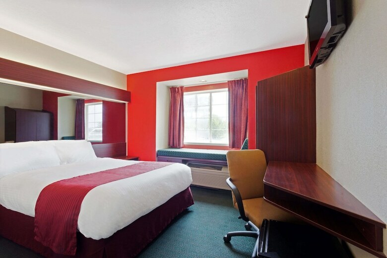 Hotel Microtel Inn & Suites By Wyndham Brandon