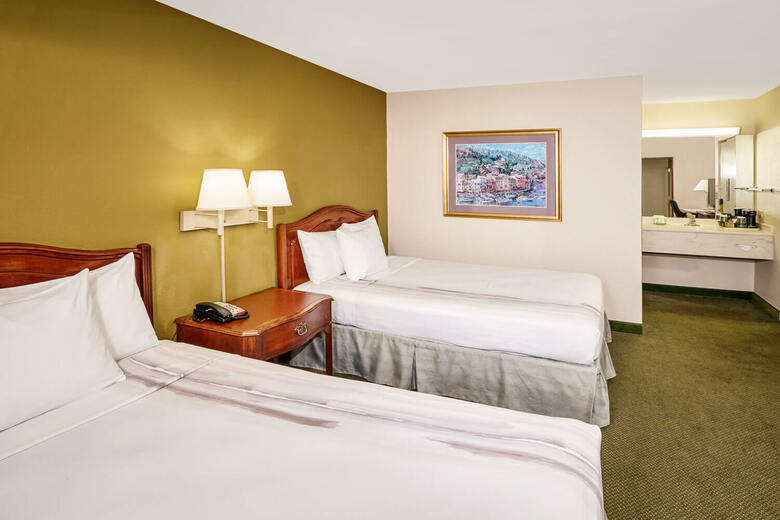 Best Western Plus Hyde Park Chicago Hotel