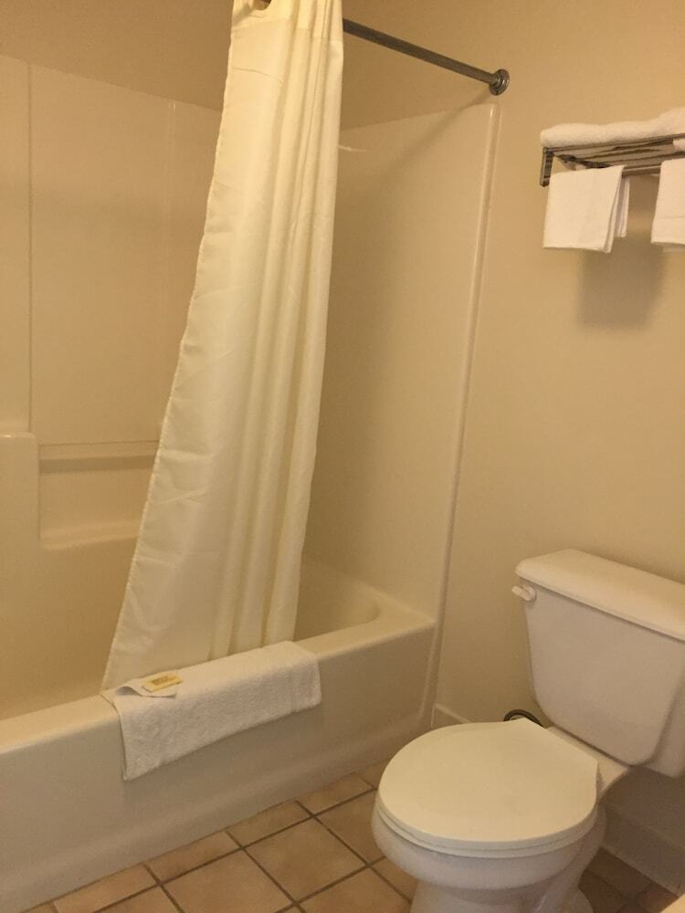 Hotel Suburban Inn