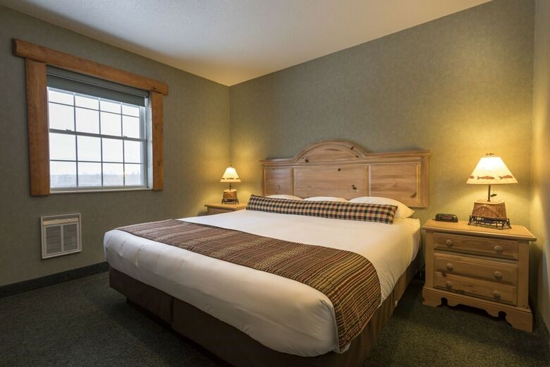 Hotel Stafford's Crooked River Lodge & Suites