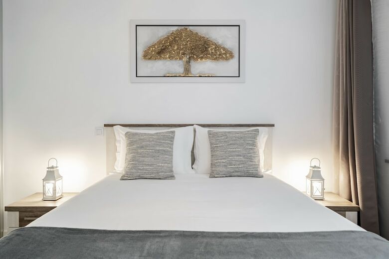 Amparo I By An Island Apart