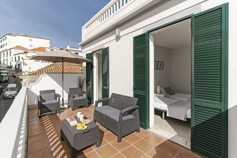 Cal�ada Do Pico I By An Island Apart
