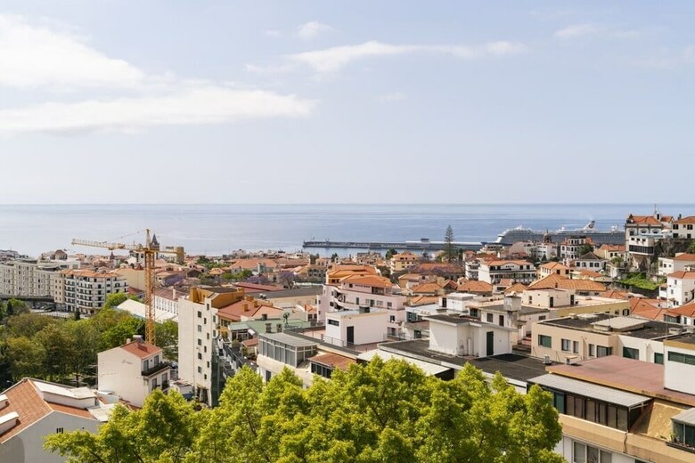 Quinta De�o I By An Island Apart