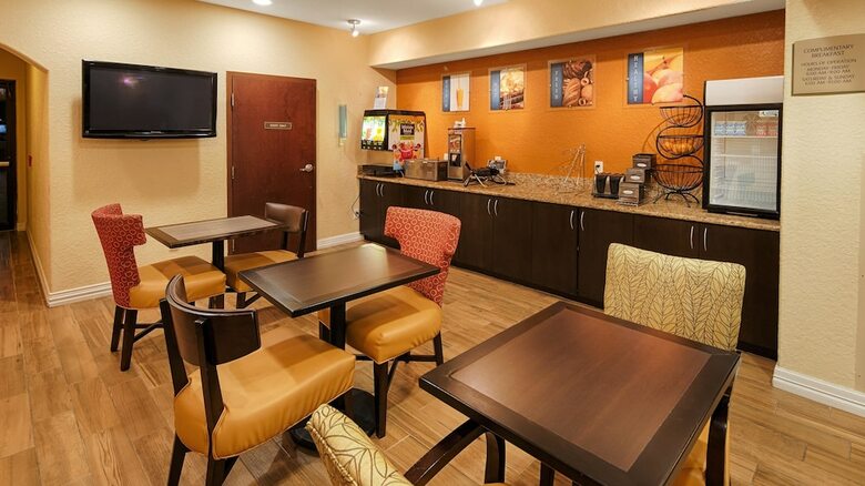 Hotel Best Western Mainland Inn & Suites