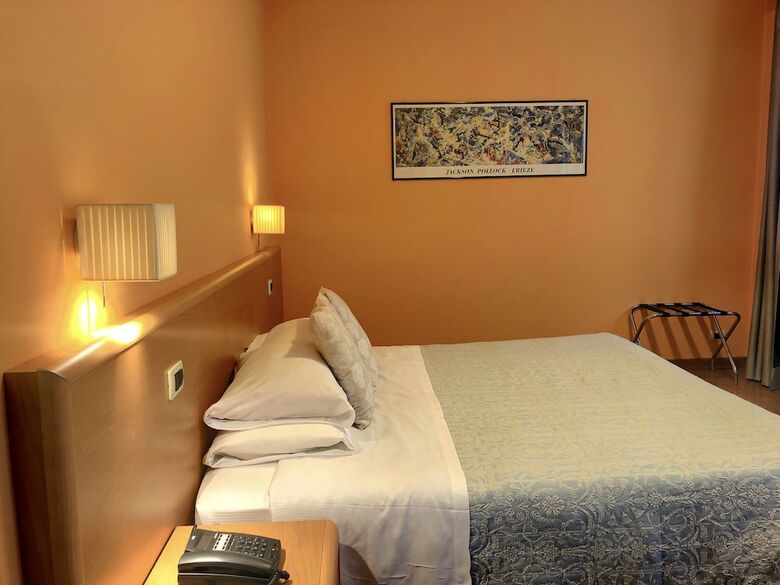 Hotel La Fert� Restaurant And Suites
