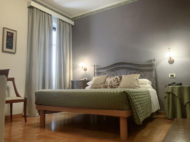 Hotel La Fert� Restaurant And Suites