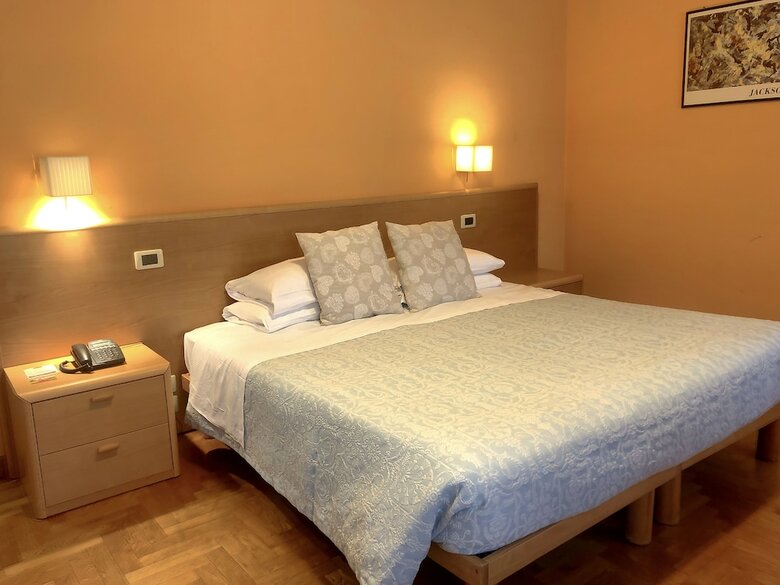 Hotel La Fert� Restaurant And Suites