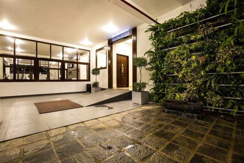Seven Eleven Hotel -colombo