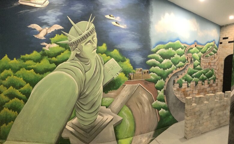Hotel Winggarden Murals House
