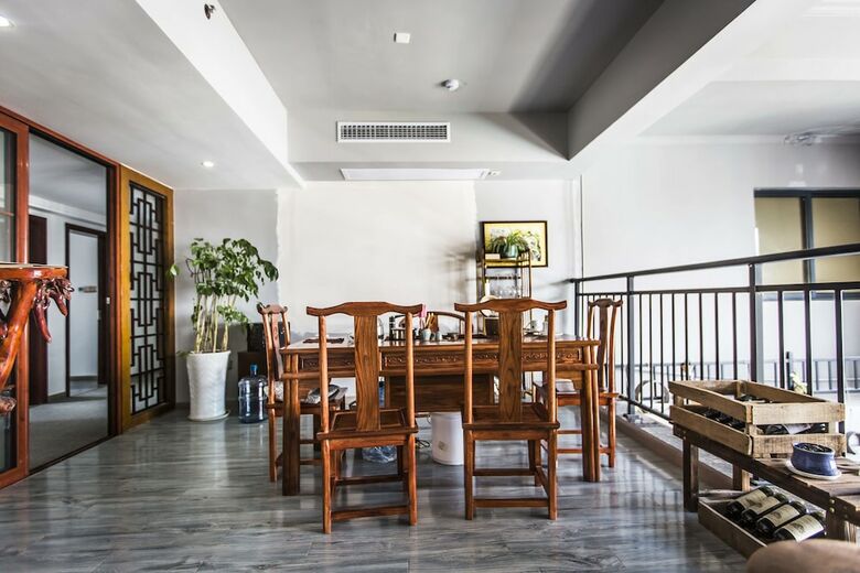 Jun Yue Man Ju Hotel