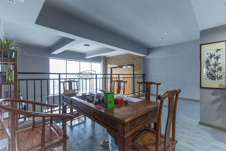 Jun Yue Man Ju Hotel