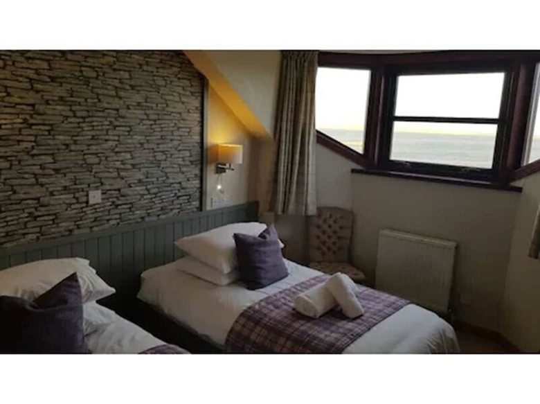 Standing Stones Hotel