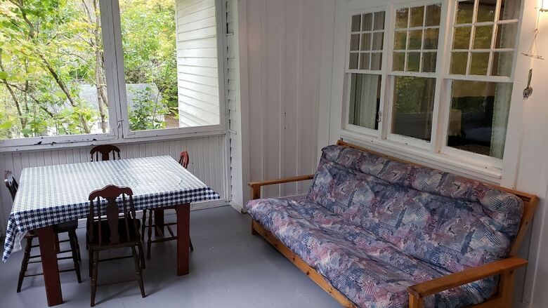 Hotel Miners Bay Lodge