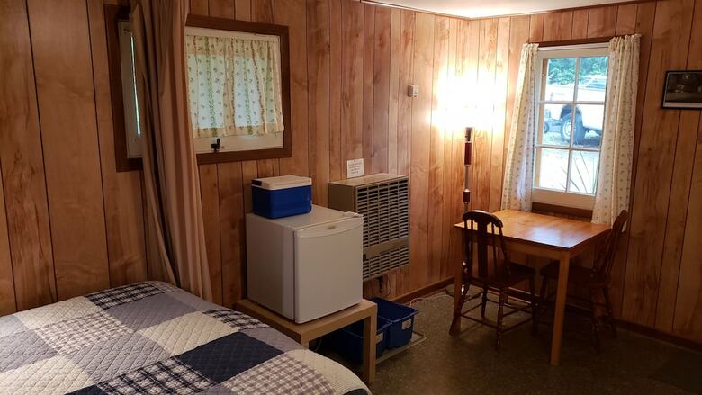 Hotel Miners Bay Lodge