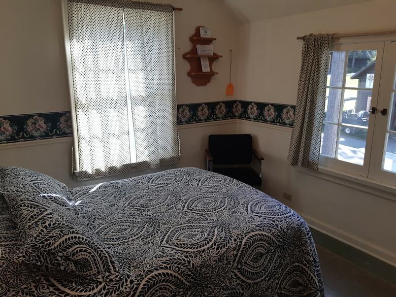 Hotel Miners Bay Lodge