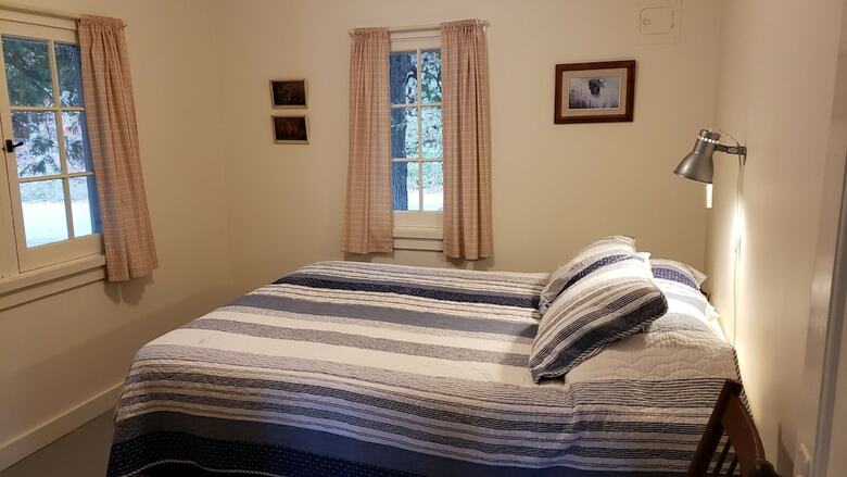 Hotel Miners Bay Lodge