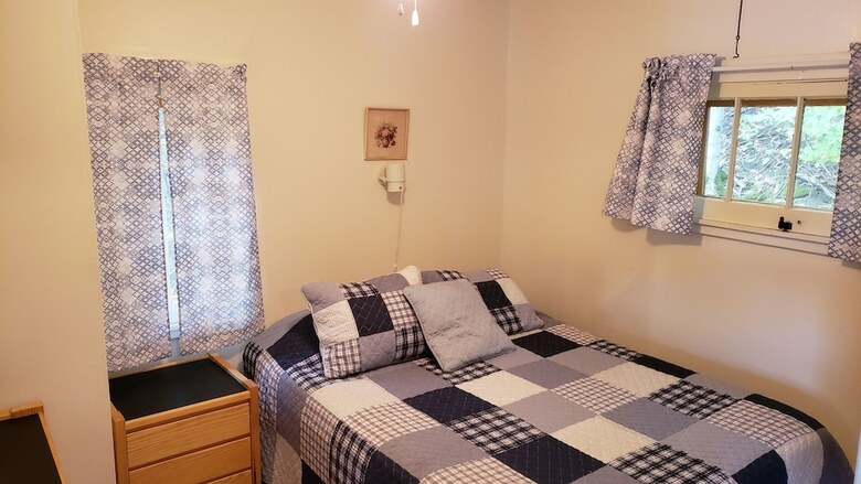 Hotel Miners Bay Lodge
