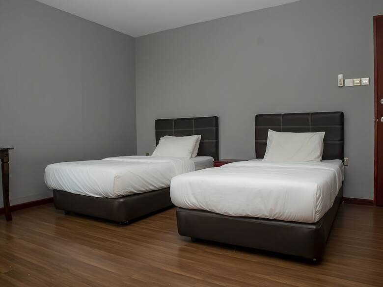 Hotel Oyo 90059 Ltk Home