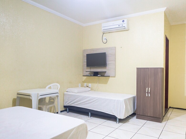 Hotel Oyo Pousada Tropical