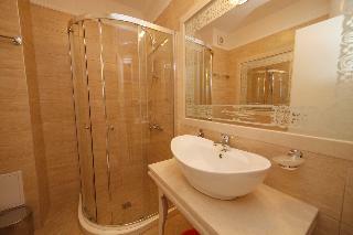 Hotel Harmony Suites 8 & 9