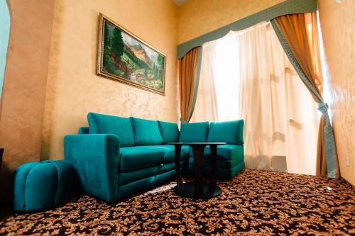 Khan-chinar Hotel