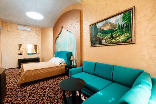 Khan-chinar Hotel