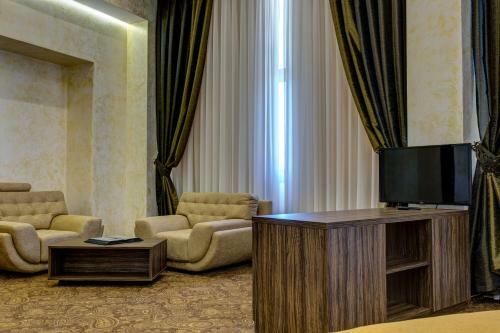 Khan-chinar Hotel
