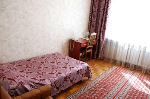 Zhovtneviy Hotel