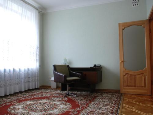 Zhovtneviy Hotel
