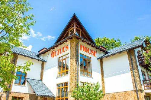 Hotel Guzul's House
