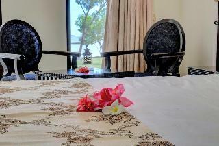 Hotel Nila Beach Resort