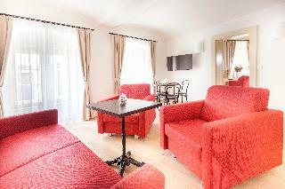 Hotel At The White Lily