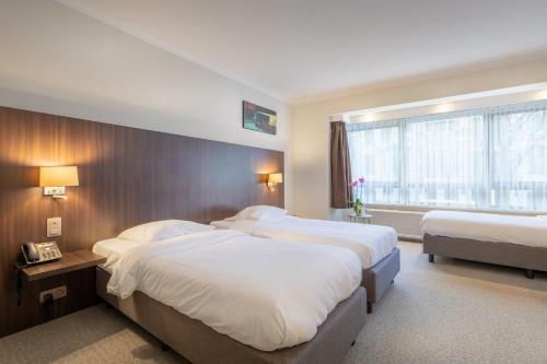 Carlton Hotel