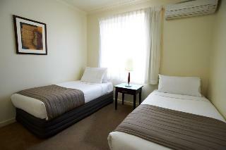 Hotel Quest Royal Gardens